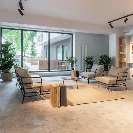 Апартаменты Family With Air-conditioning, Balcony, Free Parking!