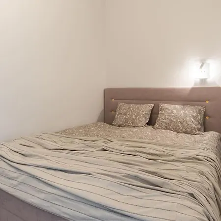 Апартаменты Family With Air-conditioning, Balcony, Free Parking! *