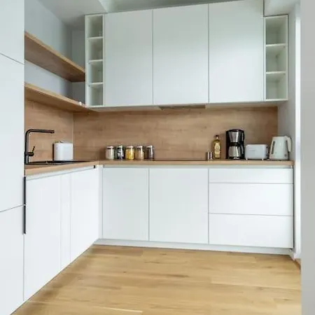 Family With Air-conditioning, Balcony, Free Parking! Parnu