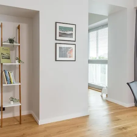Family With Air-conditioning, Balcony, Free Parking! Parnu